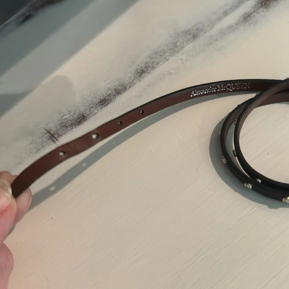 Alexander McQueen Black Leather Double Wrap studded bracelet with jeweled skull - Picture 6 of 10